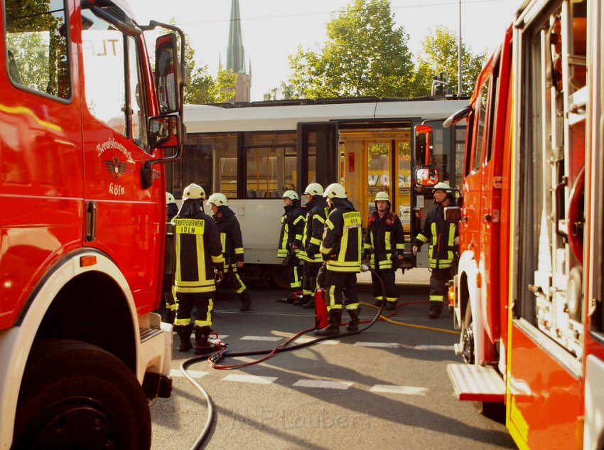 VU Pkw Strab Koeln Muelheim Clevischer Ring Berg Gladbacherstr P003.JPG